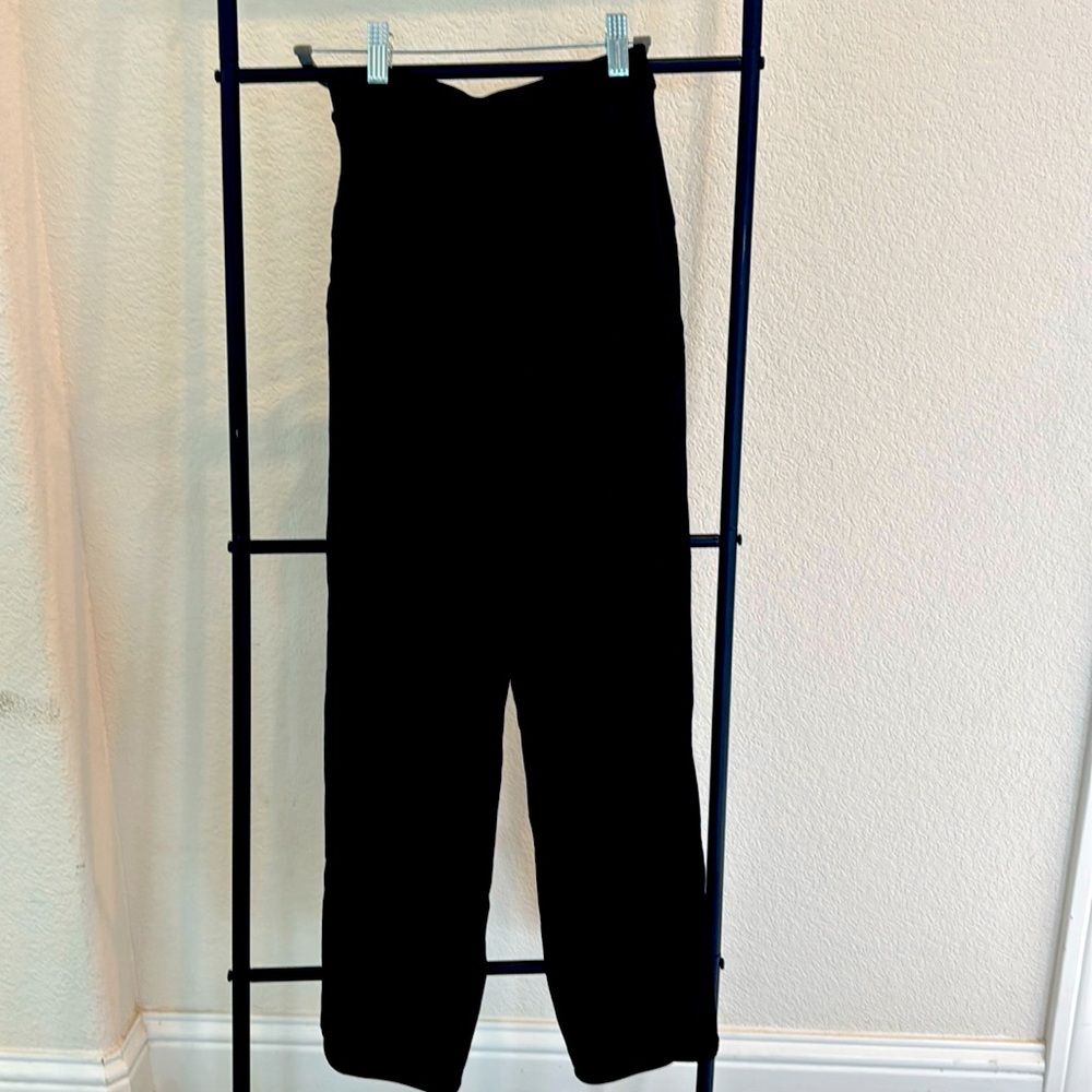 Black lululemon pants! Size 2 baggy fit and hardly worn!